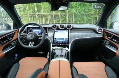 Доступна версія Mercedes-Benz GLC з подовженою колісною базою